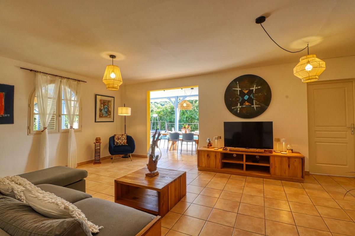 Location villa Martinique Sejour ouvert sur la terrasse Location villa Martinique Sejour ouvert sur la terrasse